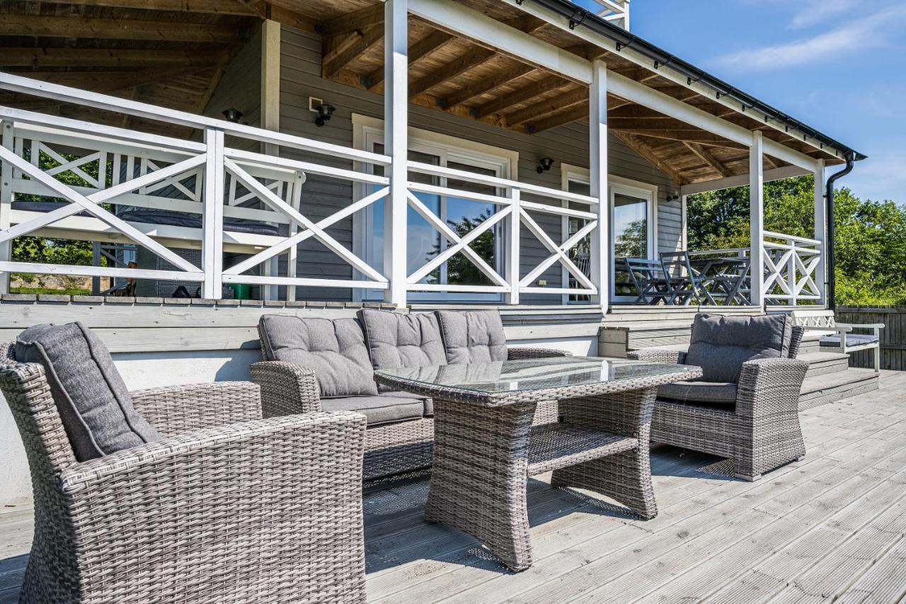 Exclusive Tranquil Villa By The Sea, Boat Available Drottningskär Eksteriør bilde