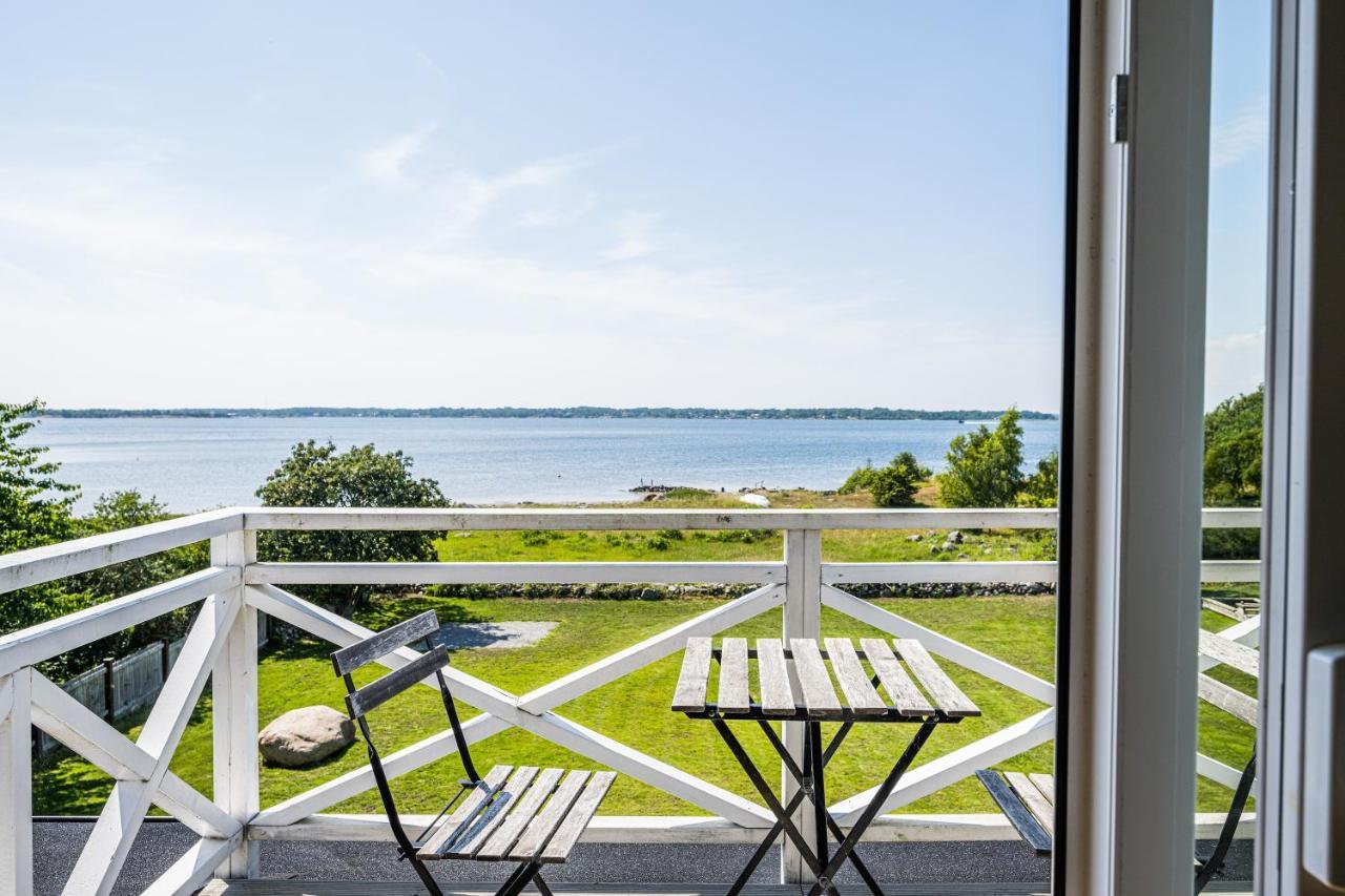 Exclusive Tranquil Villa By The Sea, Boat Available Drottningskär Eksteriør bilde