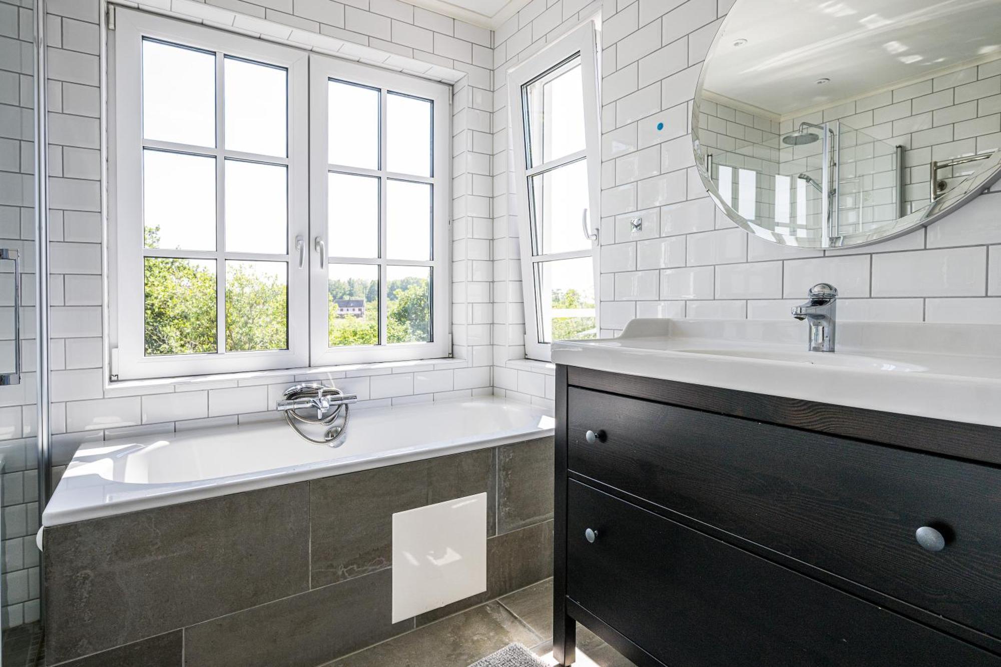 Exclusive Tranquil Villa By The Sea, Boat Available Drottningskär Eksteriør bilde