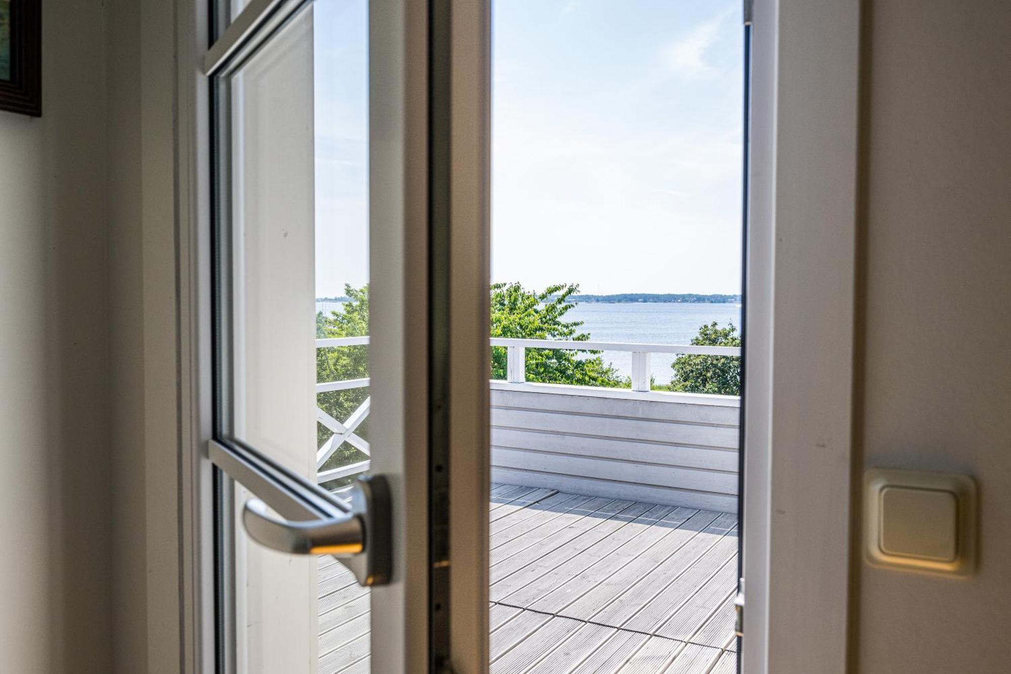 Exclusive Tranquil Villa By The Sea, Boat Available Drottningskär Eksteriør bilde